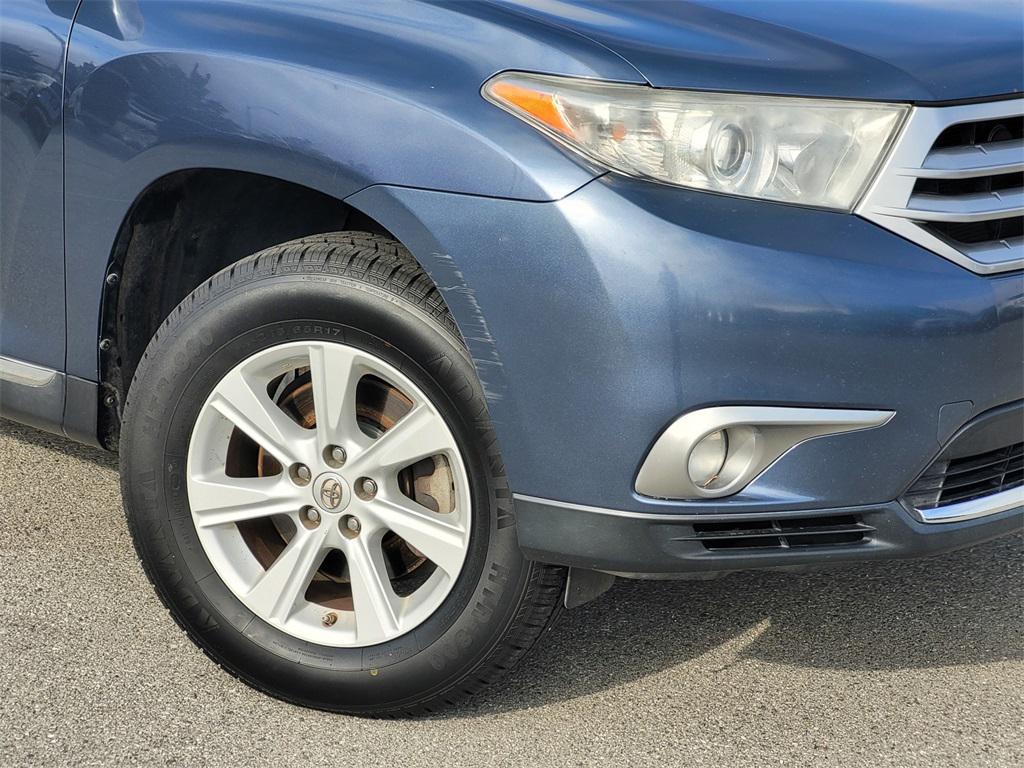 used 2013 Toyota Highlander car, priced at $13,566