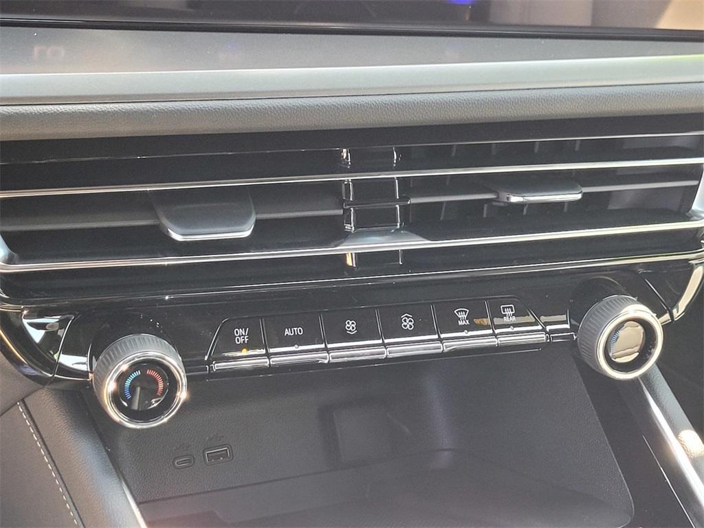 new 2026 Chevrolet Traverse car, priced at $46,350