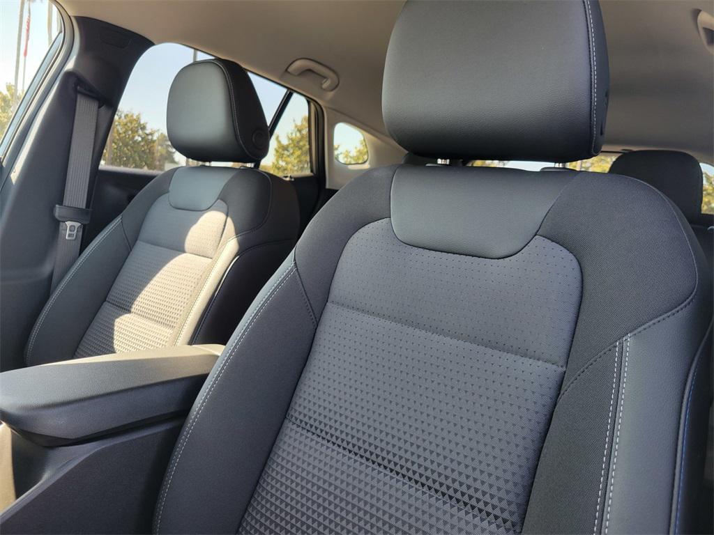 new 2025 Chevrolet Trax car, priced at $23,227