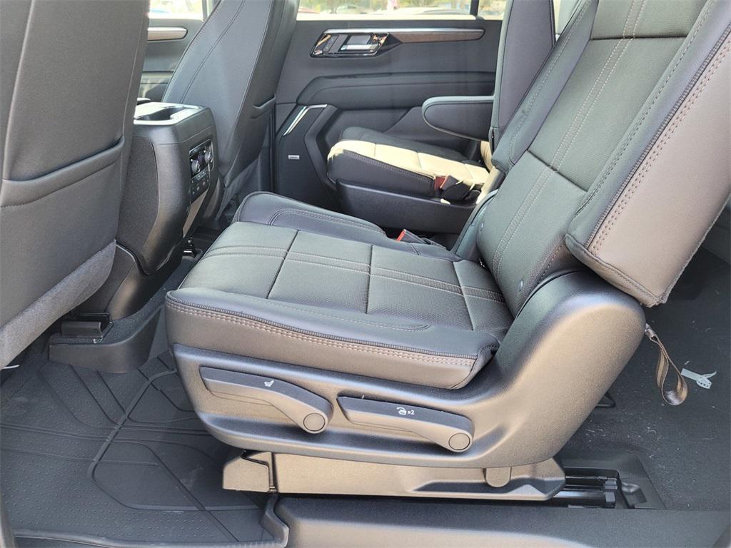 new 2025 Chevrolet Suburban car, priced at $99,725