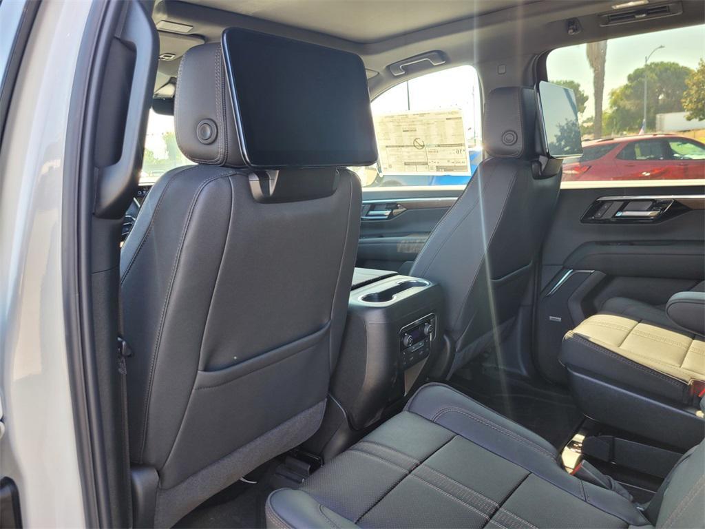 new 2025 Chevrolet Suburban car, priced at $99,725