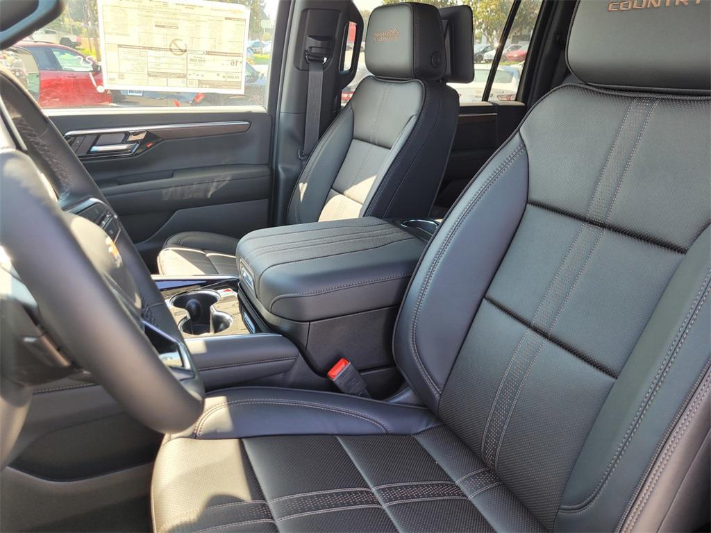 new 2025 Chevrolet Suburban car, priced at $99,725