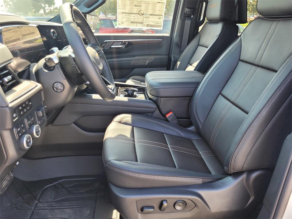 new 2025 Chevrolet Suburban car, priced at $99,725