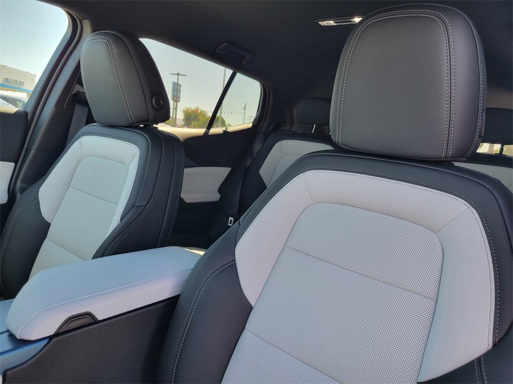 new 2025 Chevrolet Equinox EV car, priced at $40,590