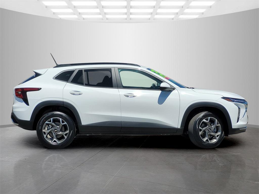 new 2025 Chevrolet Trax car, priced at $22,998