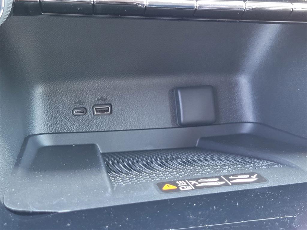 new 2026 Chevrolet Traverse car, priced at $47,855