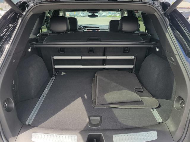 used 2021 Cadillac XT5 car, priced at $29,990