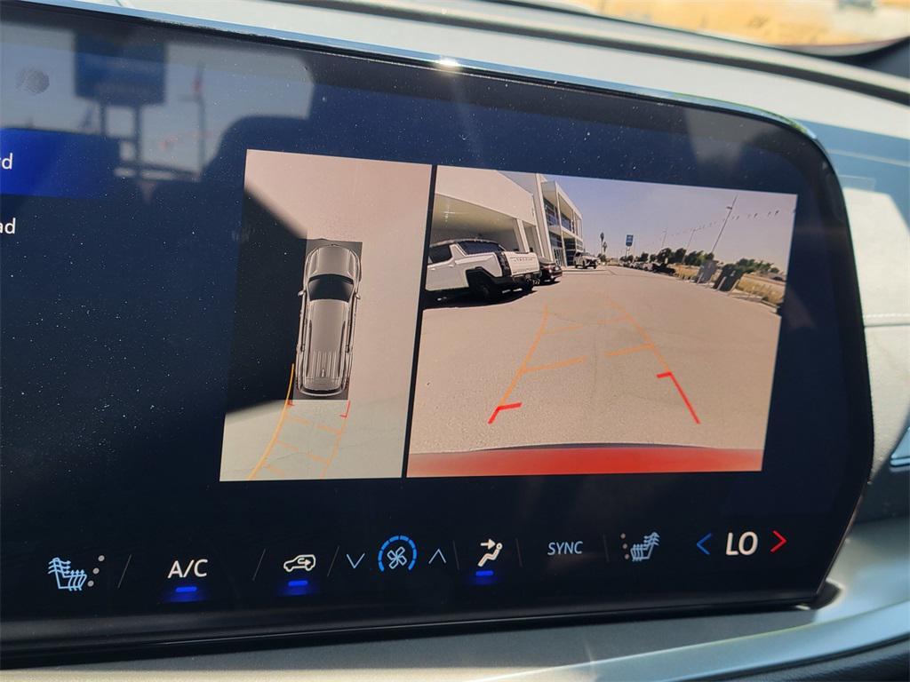 new 2025 Chevrolet Traverse car, priced at $45,125