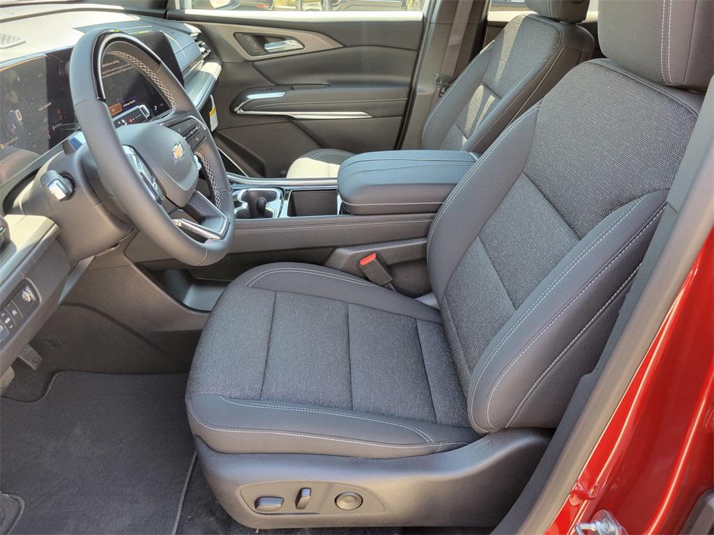 new 2025 Chevrolet Traverse car, priced at $45,125