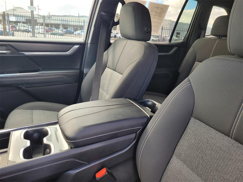 used 2025 GMC Acadia car, priced at $35,490