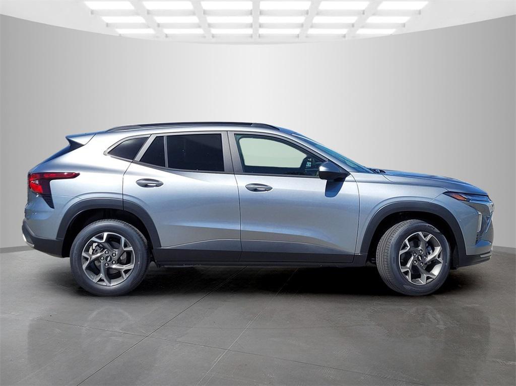 new 2025 Chevrolet Trax car, priced at $23,319
