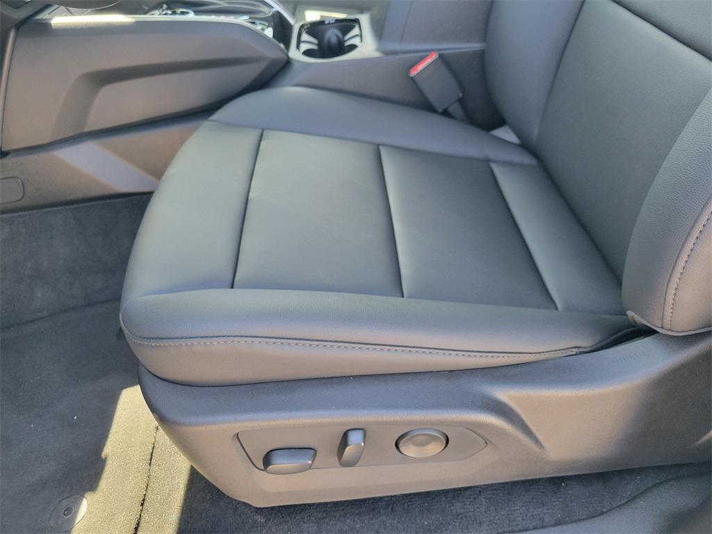 new 2025 Chevrolet Colorado car, priced at $44,870