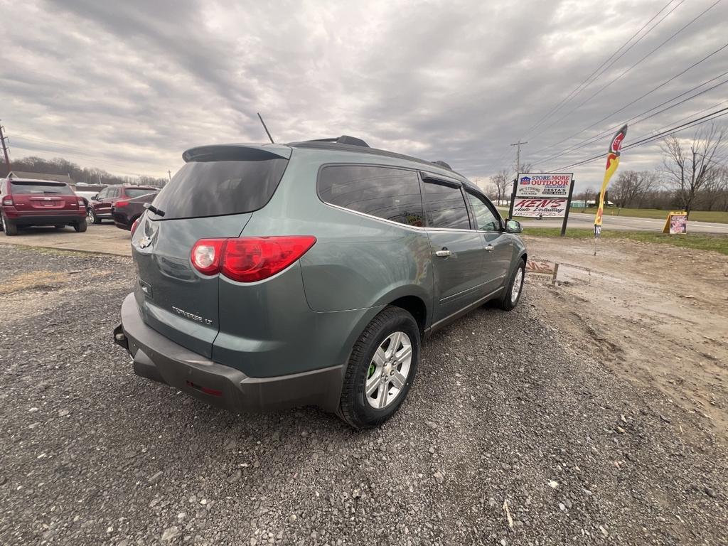 used 2009 Chevrolet Traverse car, priced at $6,995