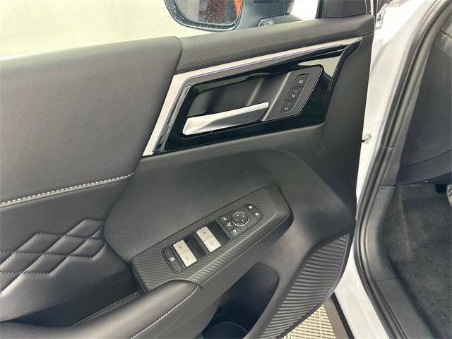 new 2025 Mitsubishi Outlander PHEV car, priced at $48,190
