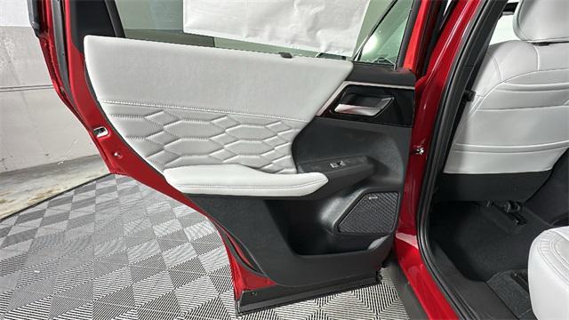 new 2025 Mitsubishi Outlander car, priced at $41,035
