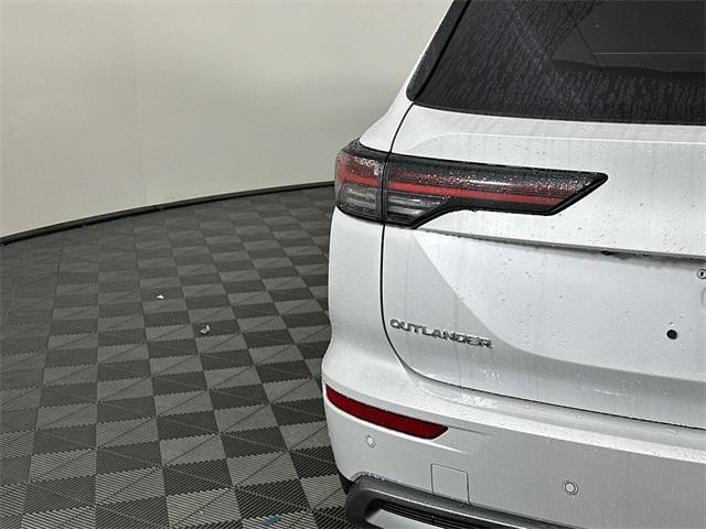 new 2025 Mitsubishi Outlander car, priced at $40,105