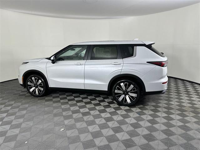 new 2025 Mitsubishi Outlander car, priced at $40,105