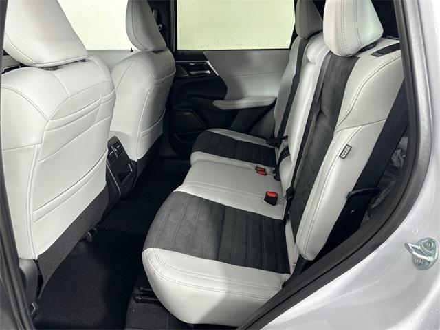 new 2025 Mitsubishi Outlander car, priced at $40,105