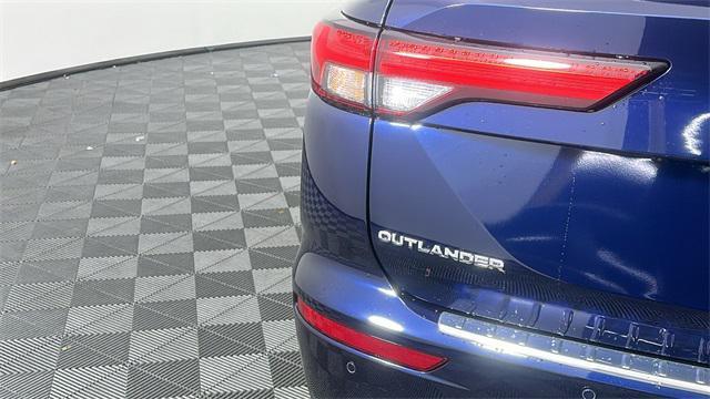 new 2024 Mitsubishi Outlander car, priced at $35,420