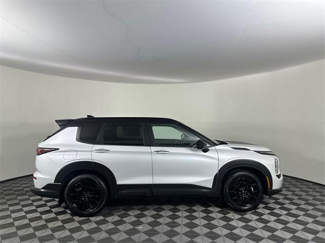 new 2025 Mitsubishi Outlander car, priced at $39,135
