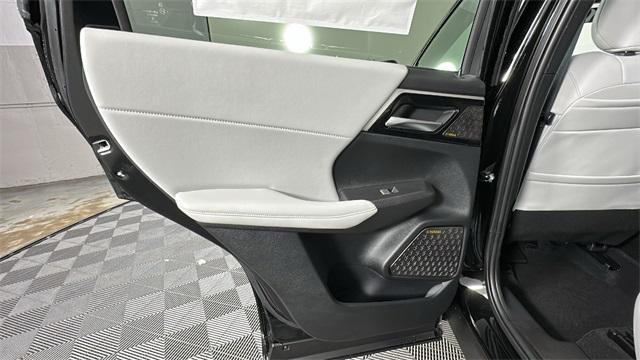 new 2025 Mitsubishi Outlander car, priced at $40,350