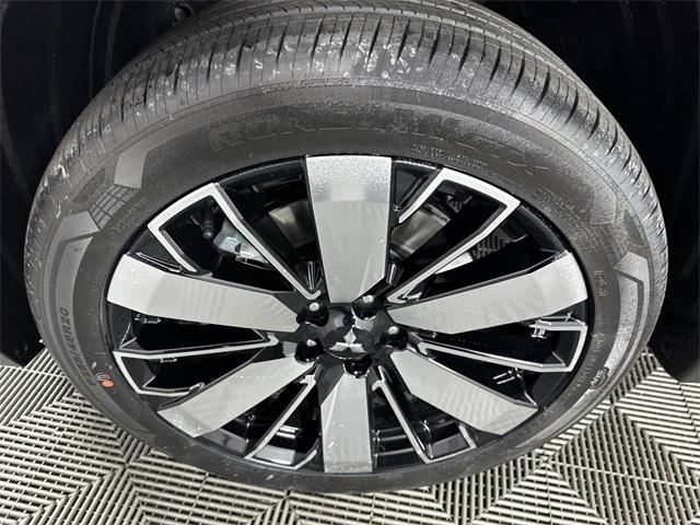 new 2025 Mitsubishi Outlander car, priced at $36,425