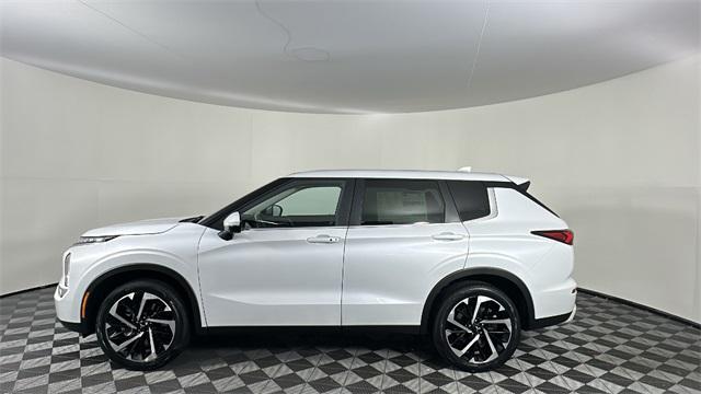 new 2024 Mitsubishi Outlander car, priced at $31,865