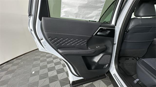 new 2025 Mitsubishi Outlander PHEV car, priced at $52,355