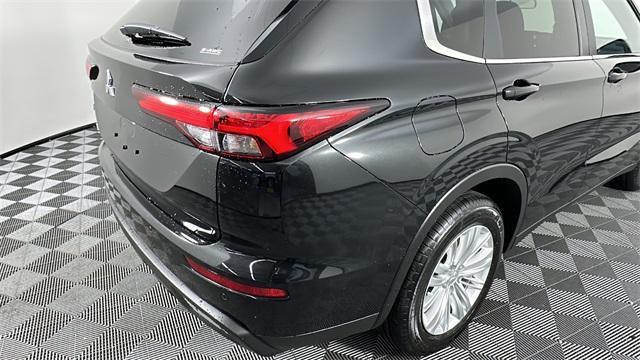 new 2024 Mitsubishi Outlander car, priced at $30,485