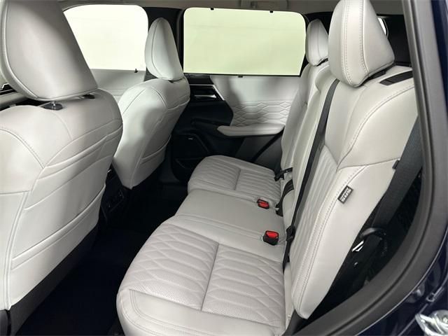 new 2025 Mitsubishi Outlander car, priced at $40,440
