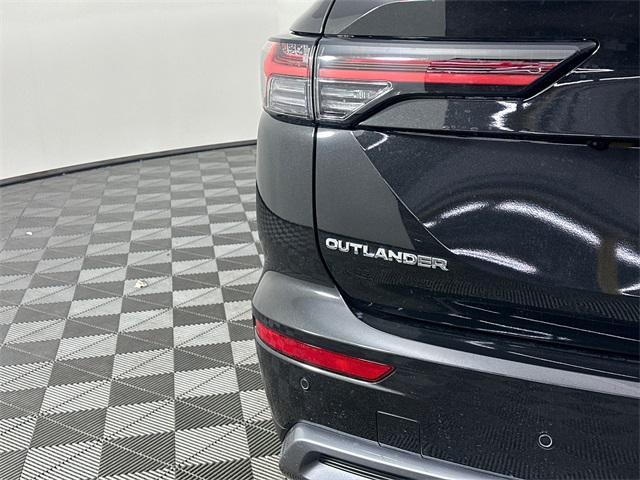 new 2025 Mitsubishi Outlander car, priced at $39,000