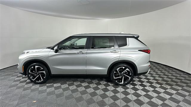 new 2024 Mitsubishi Outlander car, priced at $33,570