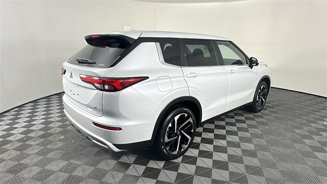 new 2024 Mitsubishi Outlander car, priced at $33,895