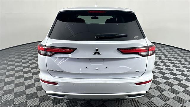 new 2024 Mitsubishi Outlander car, priced at $33,895