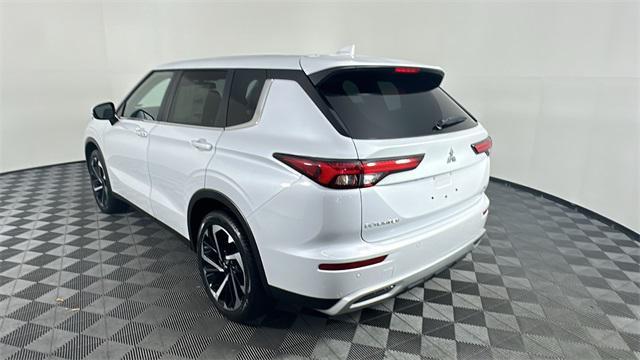 new 2024 Mitsubishi Outlander car, priced at $33,895