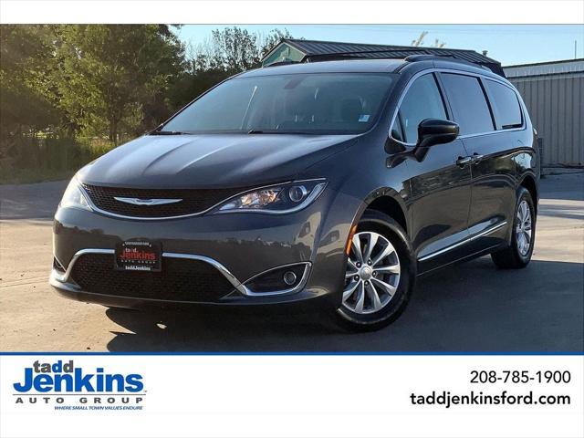 used 2017 Chrysler Pacifica car, priced at $13,995