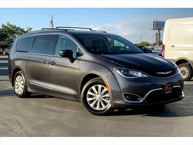 used 2017 Chrysler Pacifica car, priced at $13,995