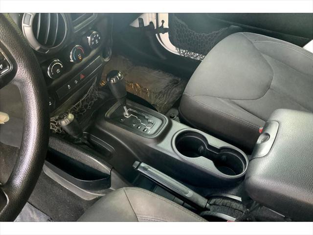 used 2015 Jeep Wrangler Unlimited car, priced at $20,995