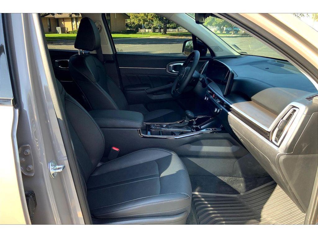 used 2025 Kia Sorento car, priced at $41,995