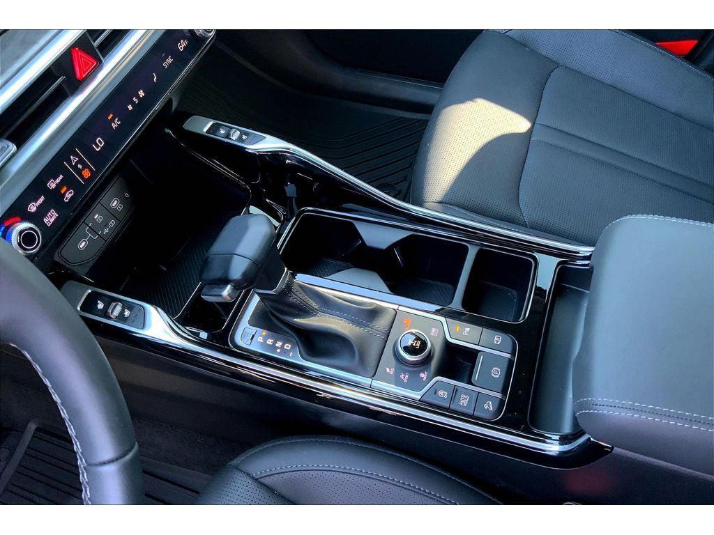 used 2025 Kia Sorento car, priced at $41,995