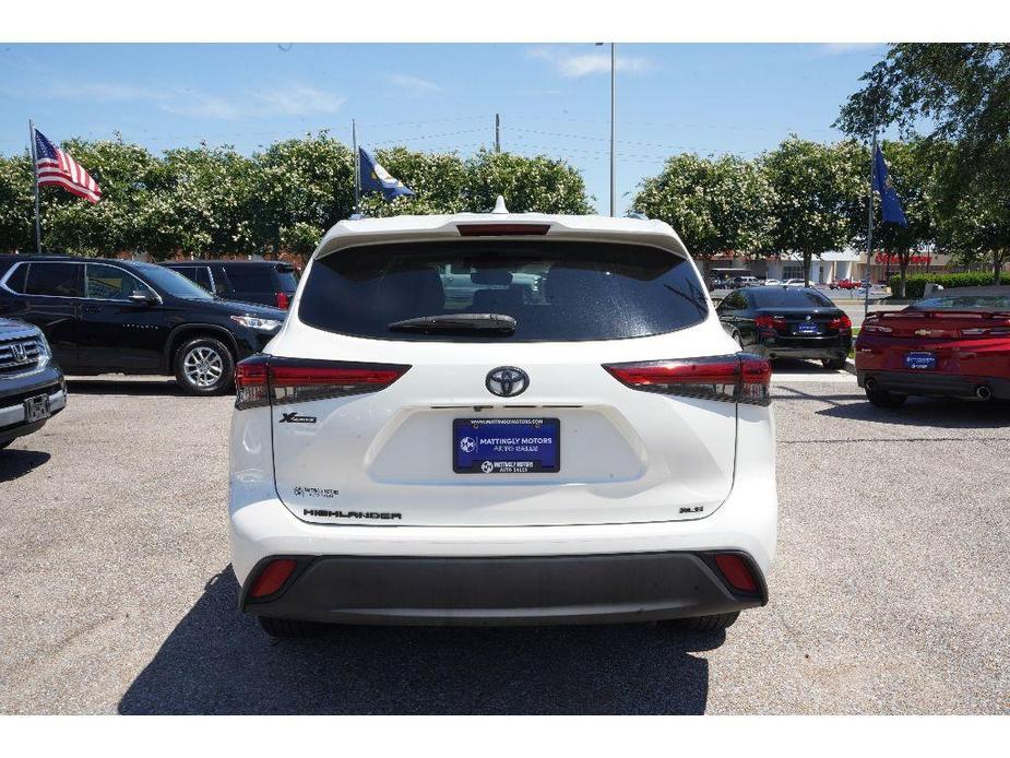 used 2021 Toyota Highlander car, priced at $30,383
