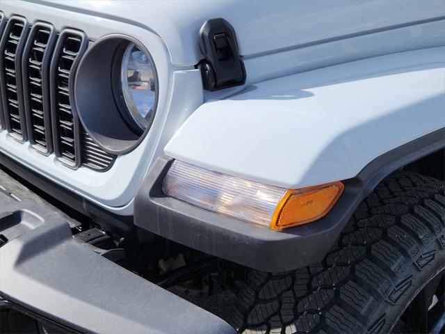 new 2025 Jeep Gladiator car, priced at $40,499