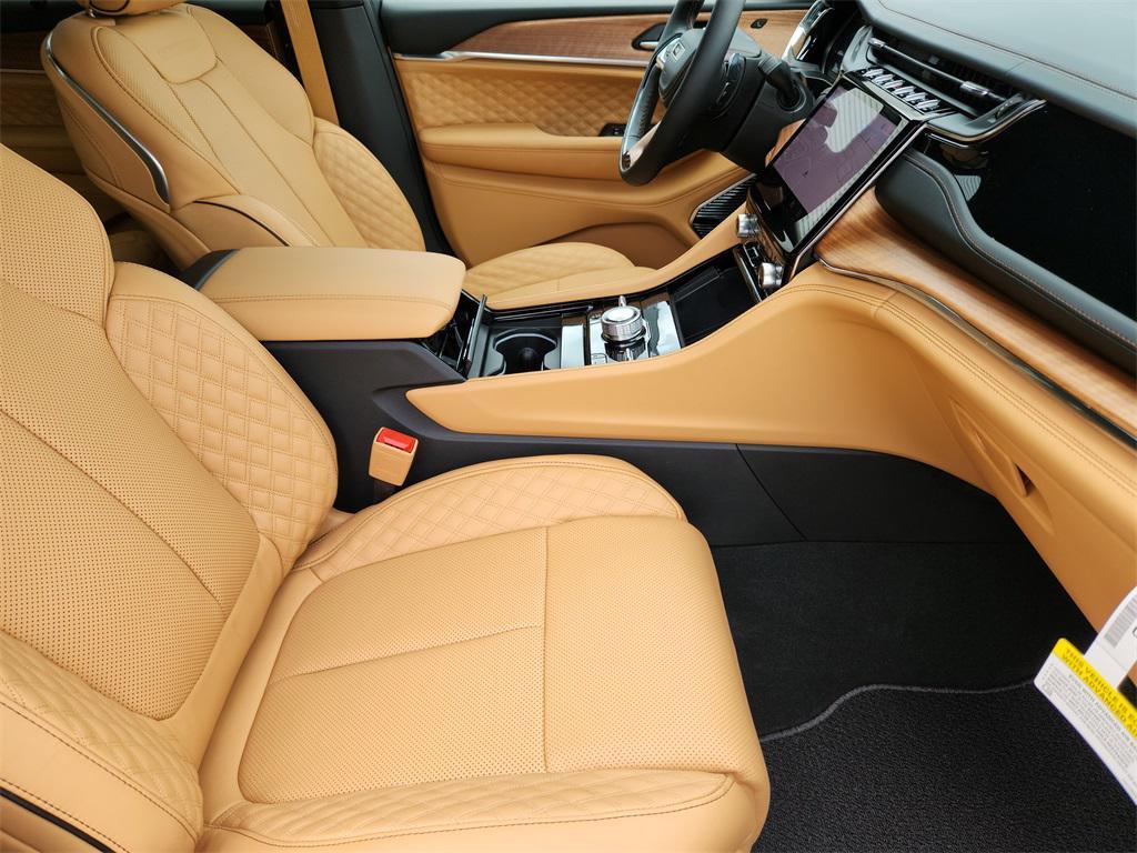 new 2025 Jeep Grand Cherokee L car, priced at $63,004