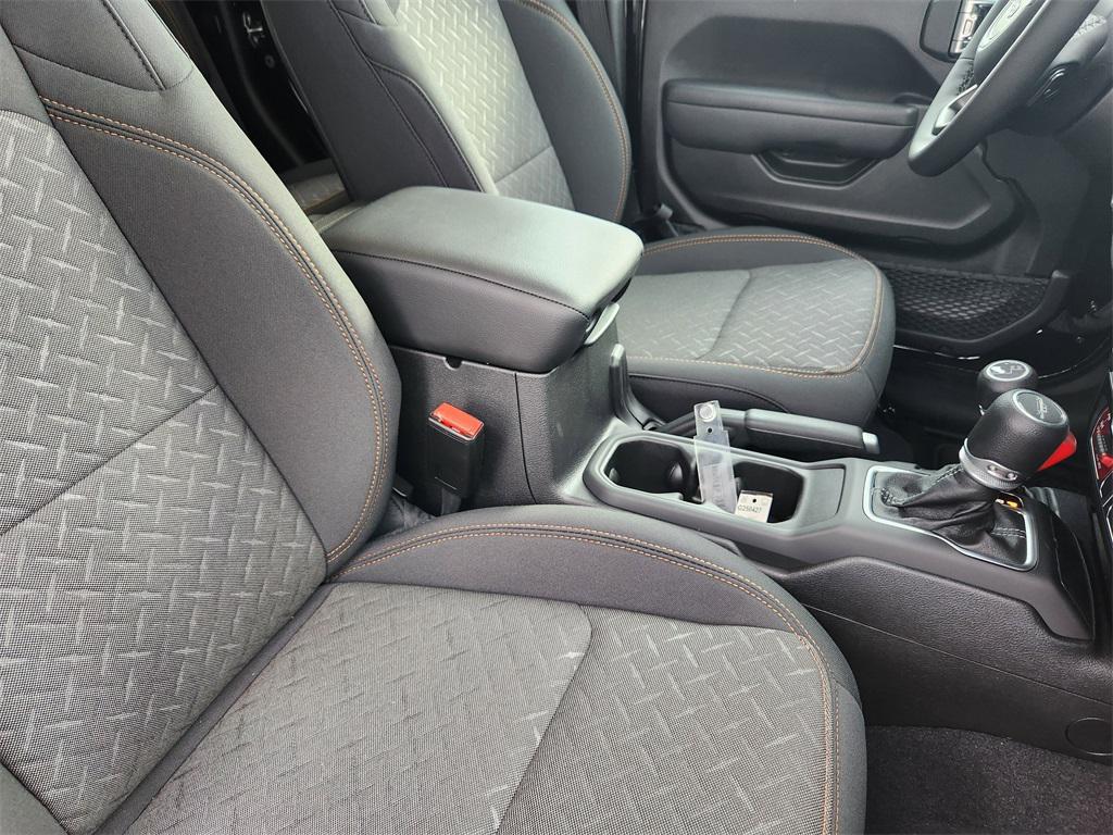 new 2025 Jeep Gladiator car, priced at $49,013