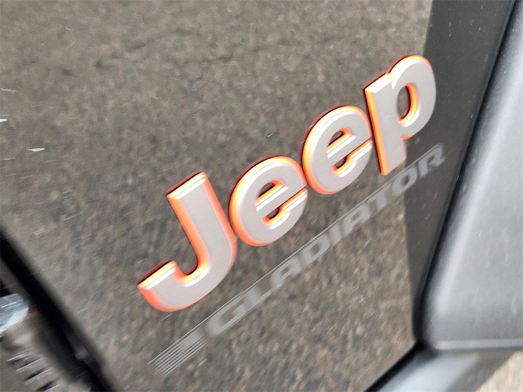 new 2025 Jeep Gladiator car, priced at $49,013