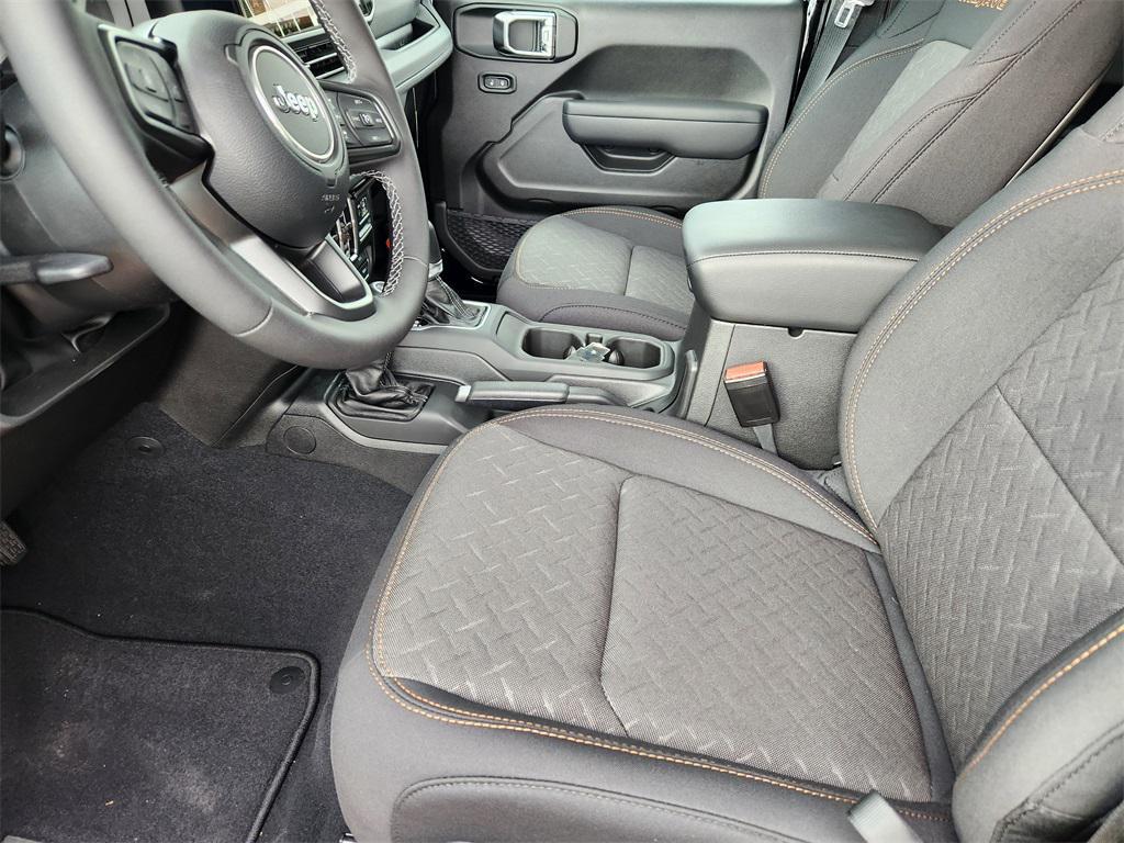 new 2025 Jeep Gladiator car, priced at $49,013