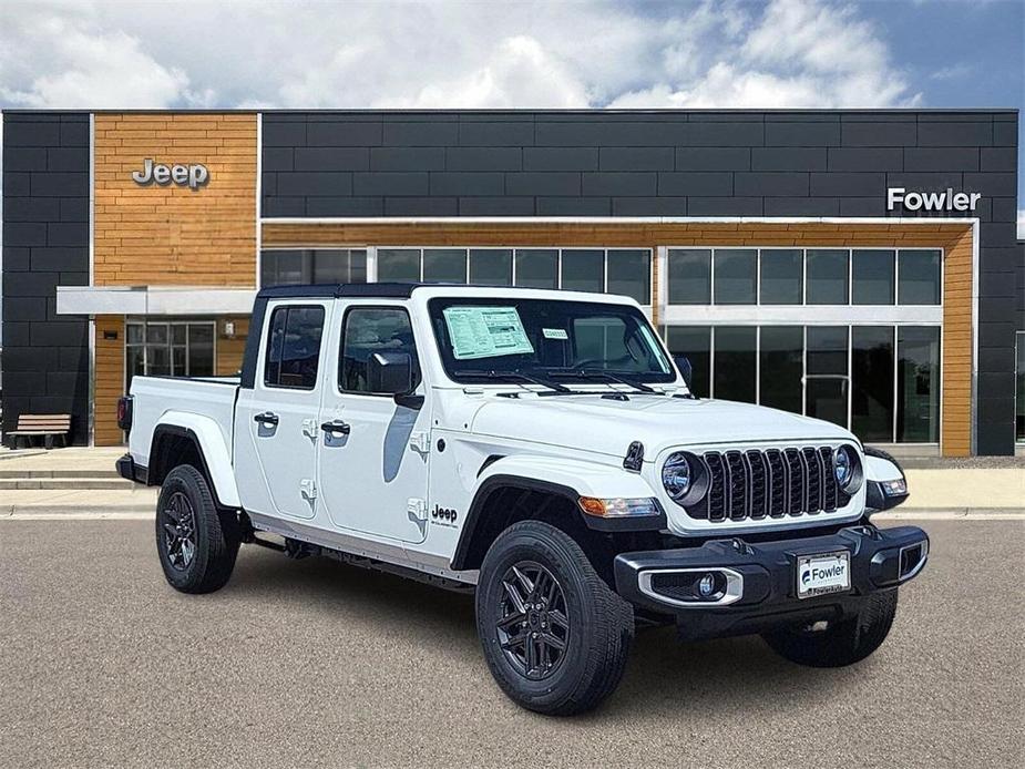 new 2024 Jeep Gladiator car, priced at $43,246
