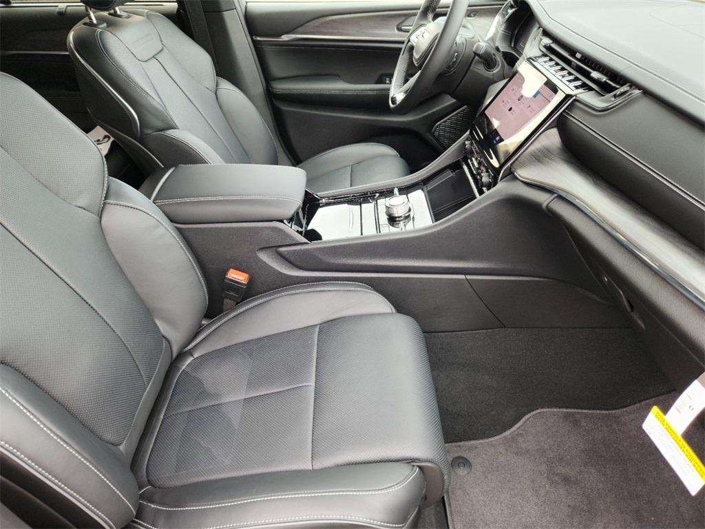 new 2025 Jeep Grand Cherokee car, priced at $59,818