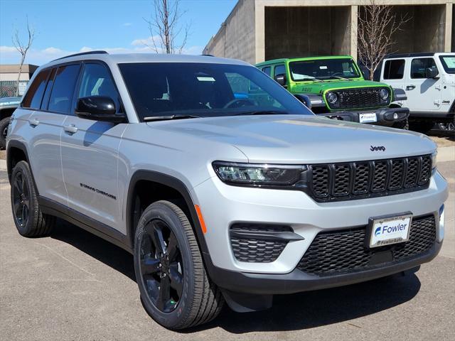 new 2025 Jeep Grand Cherokee car, priced at $42,245