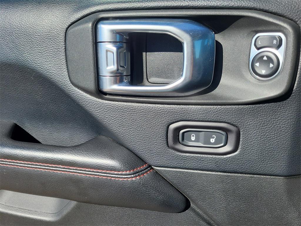 used 2018 Jeep Wrangler Unlimited car, priced at $27,900